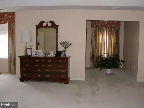 Woodbridge, VA 22193,5886 RHODE ISLAND DR