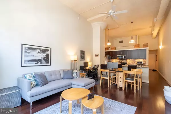 Philadelphia, PA 19103,2429-41 LOCUST ST #212