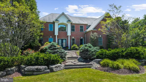 221 SONNY DR, Wind Gap, PA 18091