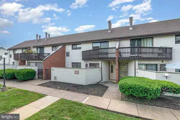 1073 LANCASTER BLVD #14, Mechanicsburg, PA 17055