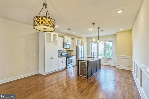 Philadelphia, PA 19128,3811 LAURISTON STREET
