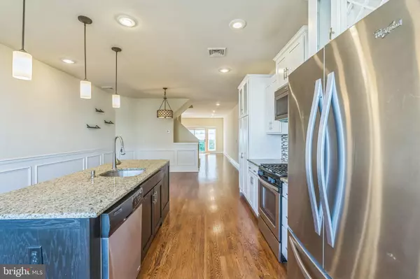 Philadelphia, PA 19128,3811 LAURISTON STREET