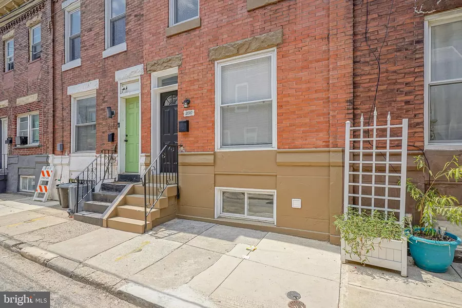 2010 S CROSKEY ST, Philadelphia, PA 19145