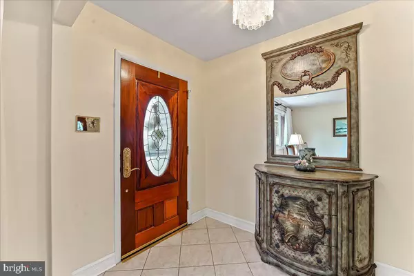 Broomall, PA 19008,303 HARVARD AVE