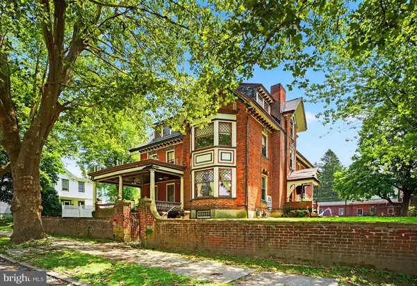 218 CENTER ST, Jim Thorpe, PA 18229