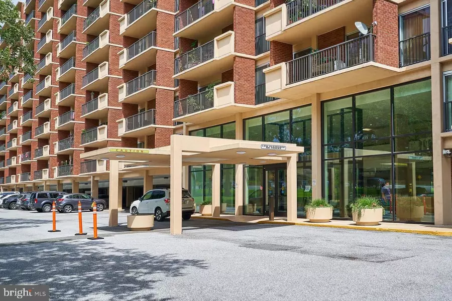 1300 ARMY NAVY DR #625, Arlington, VA 22202