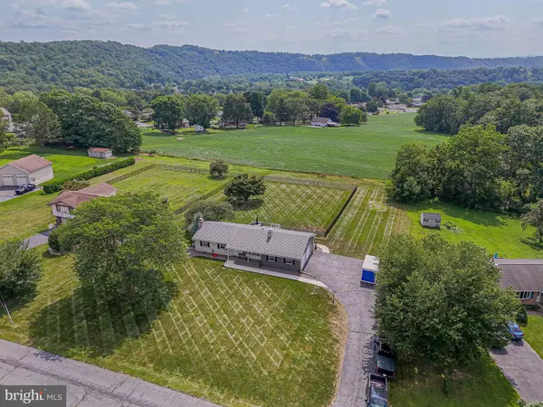 378 VALLEY HI CT, Walnutport, PA 18088