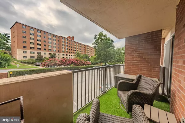 1300 ARMY NAVY DR #118, Arlington, VA 22202