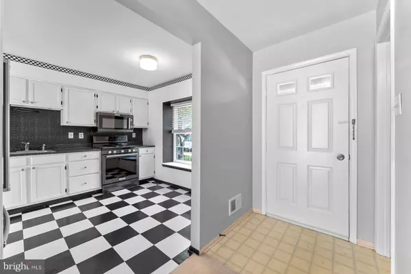 Robbinsville, NJ 08691,9 CARLYLE CT