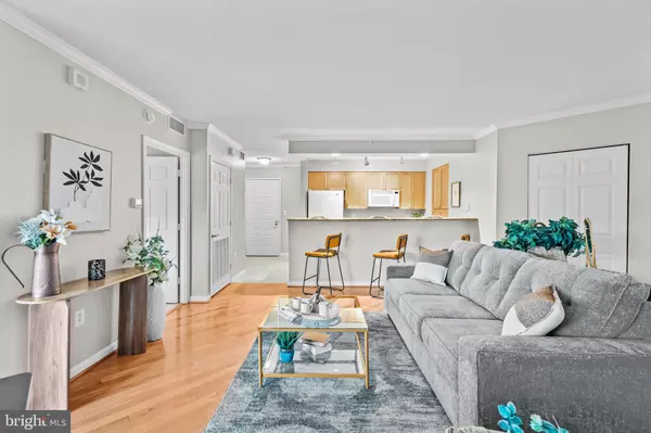 Alexandria, VA 22302,3101 N HAMPTON DR #407