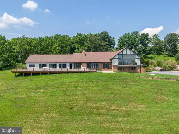 1496 ORCHARD LN, Boyertown, PA 19512