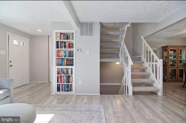 Springfield, VA 22153,8015 STEEPLE CHASE CT