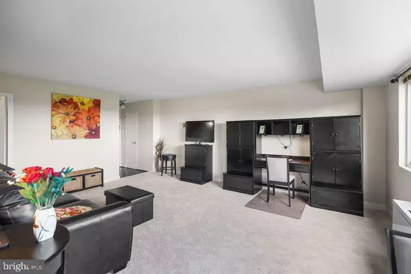 2500 N VAN DORN ST #517, Alexandria, VA 22302