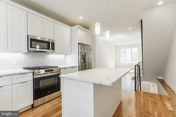 1432 S TAYLOR ST, Philadelphia, PA 19146