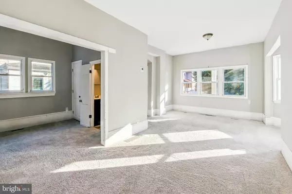 Westville, NJ 08093,324 SUMMIT AVE