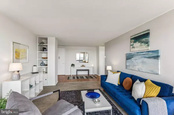 Philadelphia, PA 19107,1326-42 SPRUCE ST #2304