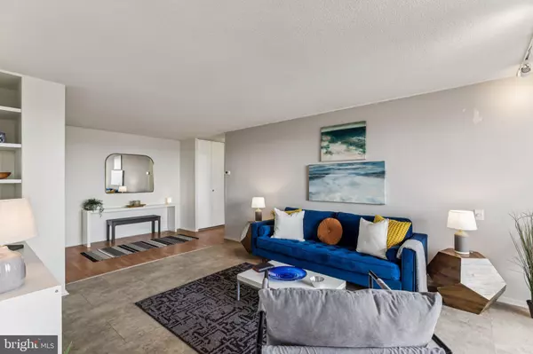 Philadelphia, PA 19107,1326-42 SPRUCE ST #2304