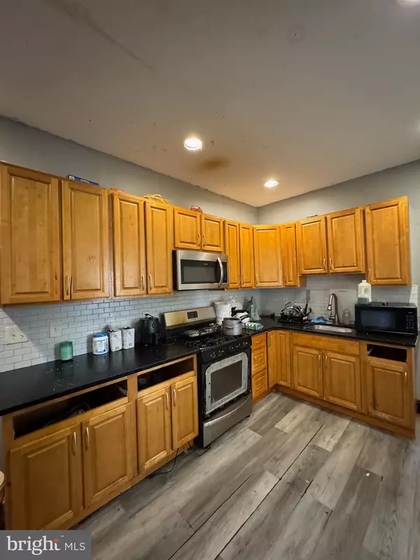 Philadelphia, PA 19142,2118 S SHIELDS ST