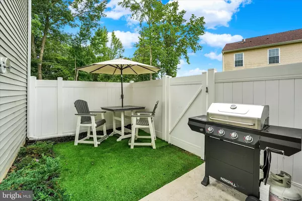 Sicklerville, NJ 08081,8 LYONS CT