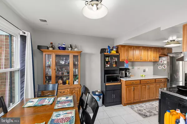 Manassas, VA 20109,8859 TEAKWOOD CT