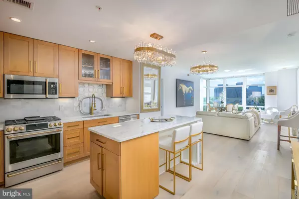 Mclean, VA 22102,8220 CRESTWOOD HEIGHTS DR #1009