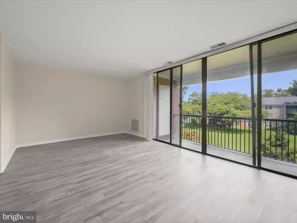 Gaithersburg, MD 20878,784 QUINCE ORCHARD BLVD #784-201