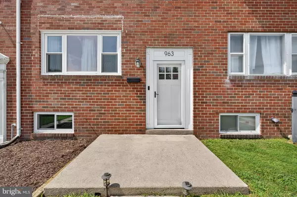 Halethorpe, MD 21227,963 REGINA DR