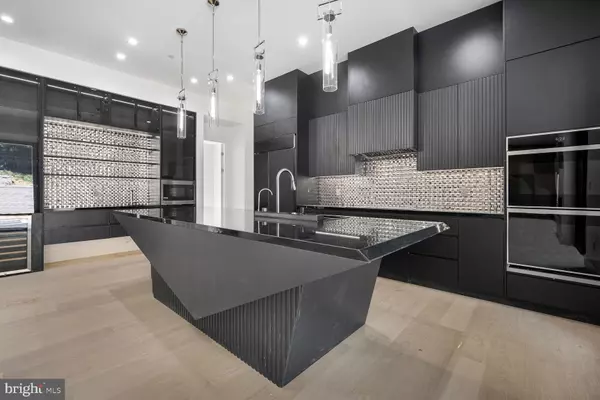 Washington, DC 20007,4509 FOXHALL CRES NW