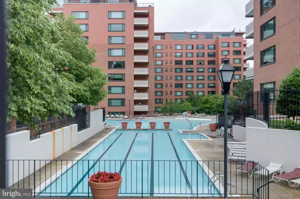 Arlington, VA 22209,1021 ARLINGTON BLVD #647