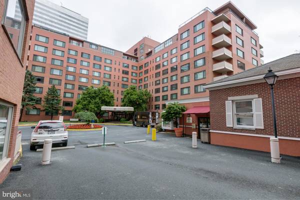 Arlington, VA 22209,1021 ARLINGTON BLVD #647