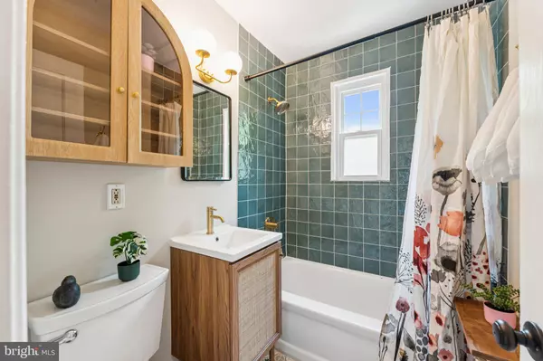 Arlington, VA 22209,1400 12TH ST N #S-102