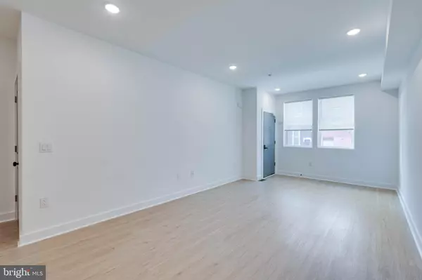Philadelphia, PA 19133,939 W DAUPHIN ST #1