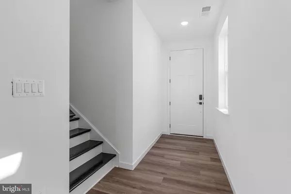 Glen Burnie, MD 21061,5722 HOWARD DR