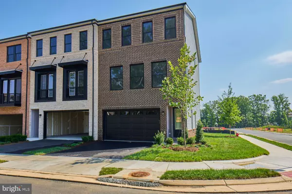 Brambleton, VA 20148,42221 SHINING STAR SQ