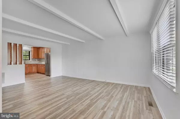 Herndon, VA 20170,719 PALMER DR