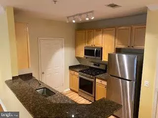 9486 VIRGINIA CENTER BLVD #218, Vienna, VA 22181
