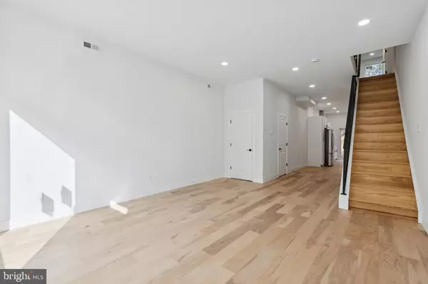 Philadelphia, PA 19132,2431 N 29TH ST