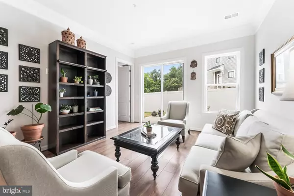 Leesburg, VA 20176,43919 MARITIME SONG TER