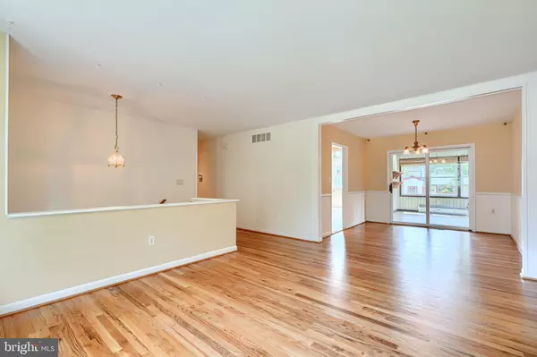 Arnold, MD 21012,445 RUTH RD