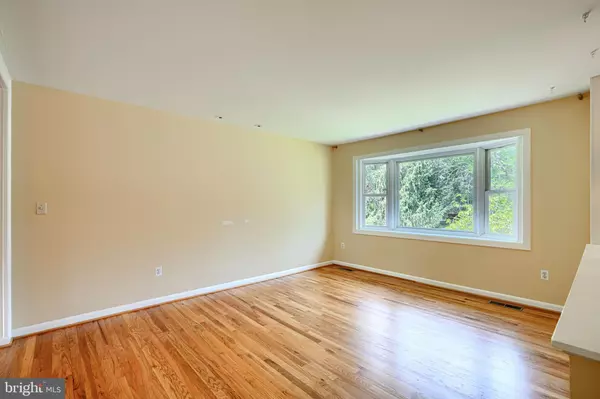 Arnold, MD 21012,445 RUTH RD