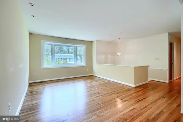 Arnold, MD 21012,445 RUTH RD