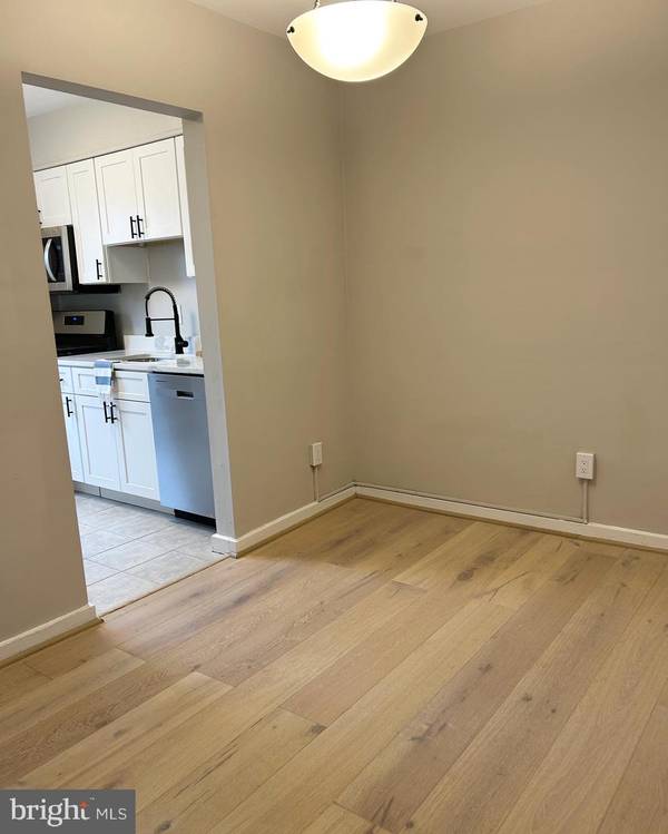 Arlington, VA 22204,5012 COLUMBIA PIKE #3