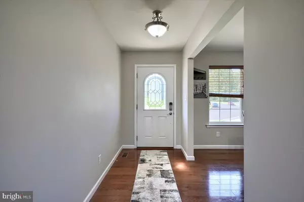 New Cumberland, PA 17070,341 WEATHERSTONE DR #21