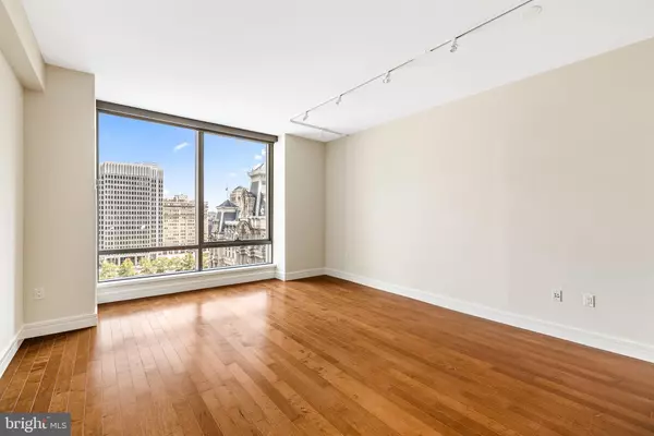 Philadelphia, PA 19102,1414 S PENN SQ #14E
