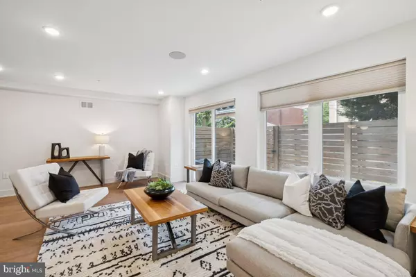 Philadelphia, PA 19130,724 N 19TH ST #1