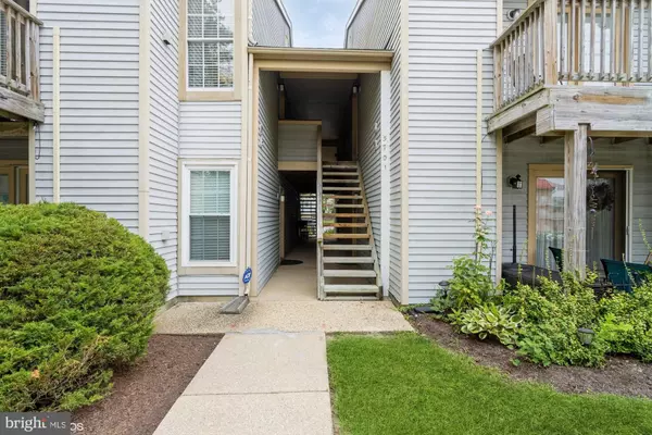 Elkridge, MD 21075,5701 ROWANBERRY DR #106