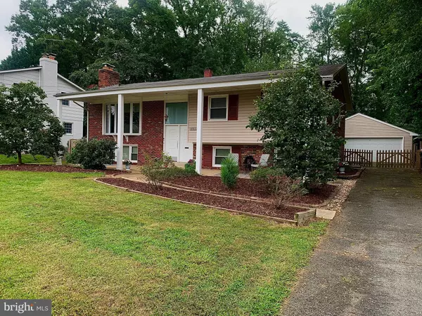 Alexandria, VA 22308,8305 FORT HUNT RD