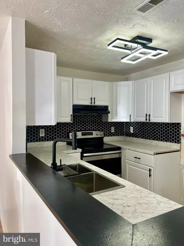 Bowie, MD 20720,4649 DEEPWOOD CT #98D