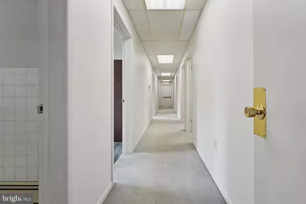 Pennington, NJ 08534,132 ROUTE 31