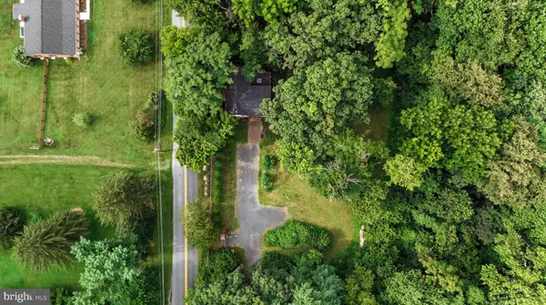 Falling Waters, WV 25419,2417 VINEYARD RD
